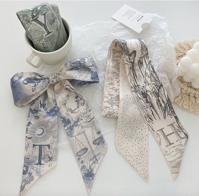 Stylový a dokonalý doplněk nejen na léto ❤️ Tyto saténové šátky se dají použit jako čelenka, ozdoba do drdolu nebo jako...